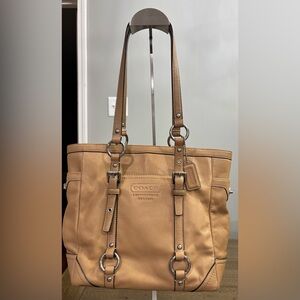 Coach Gallery Tote in Beige Leather